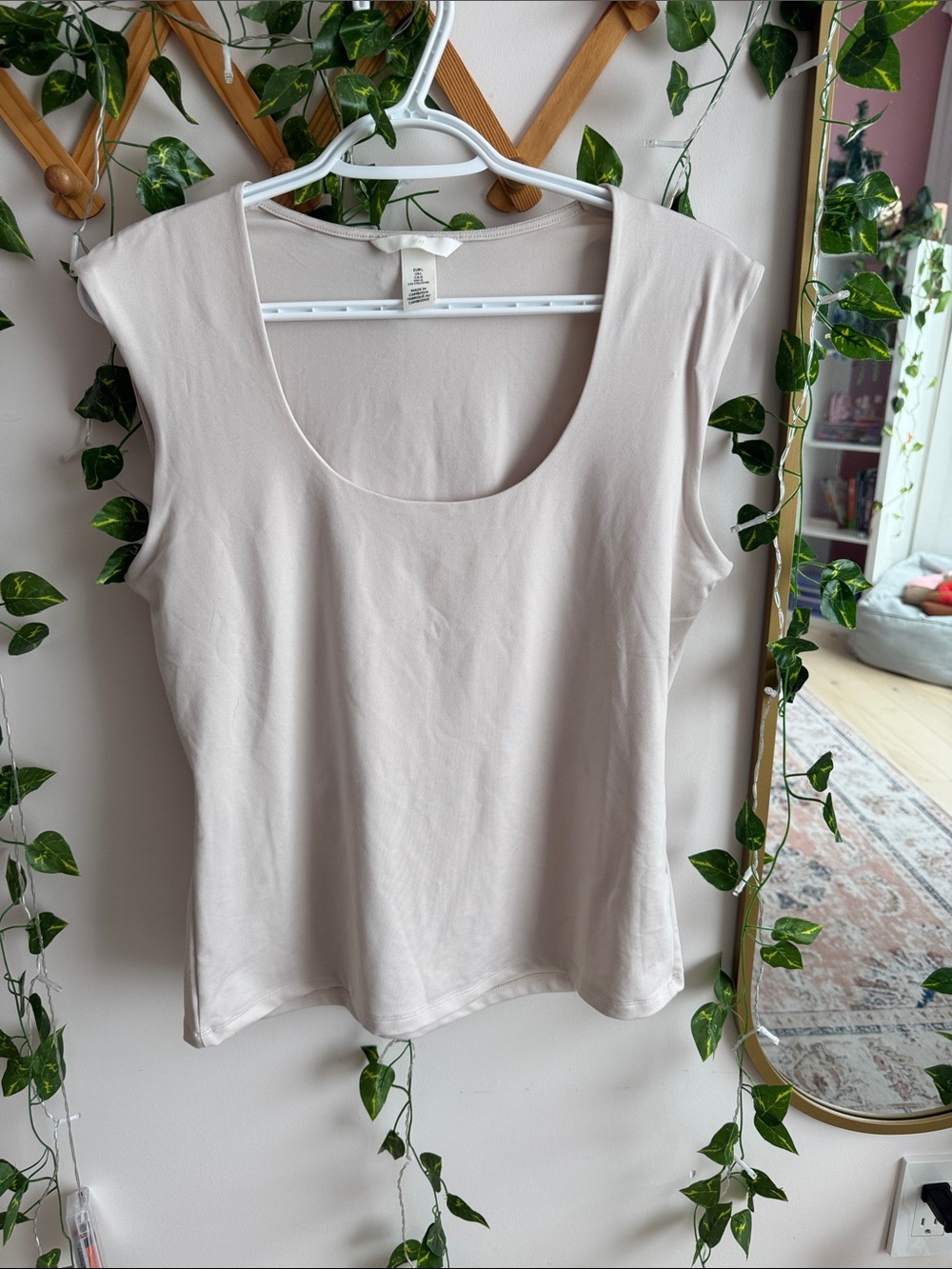 H&M Women's Scoop Neck Sleeveless Top - Light Beige